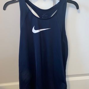 Nike tank-NWOT 💙